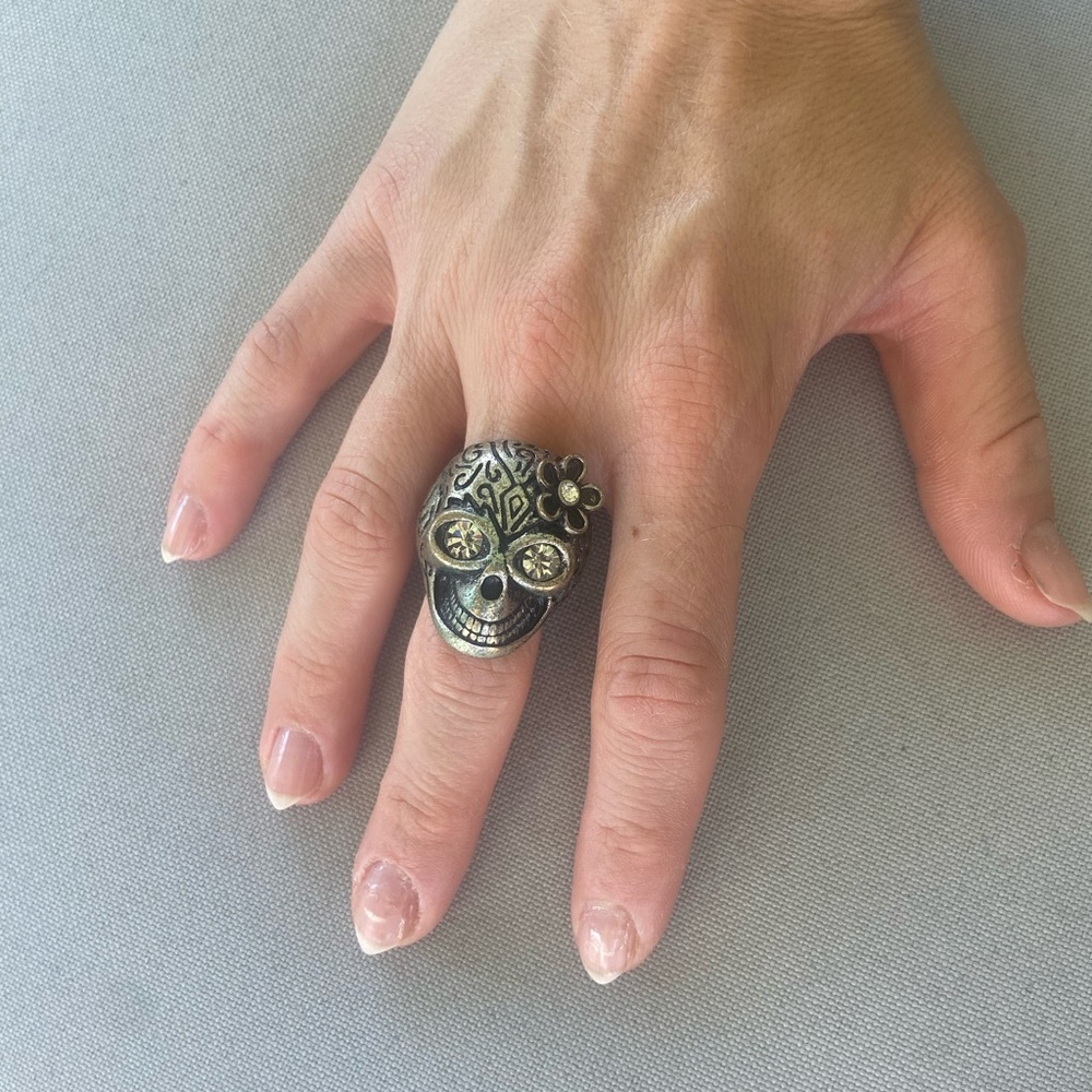 Skull Ring (size 7+)